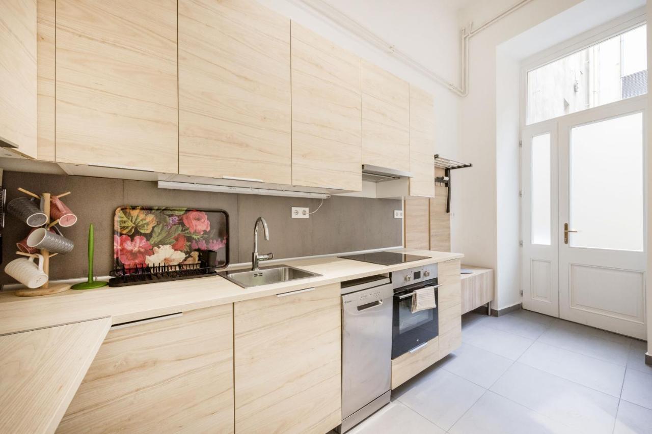 Elegant Apartment In Super Central Location Budapesta Exterior foto